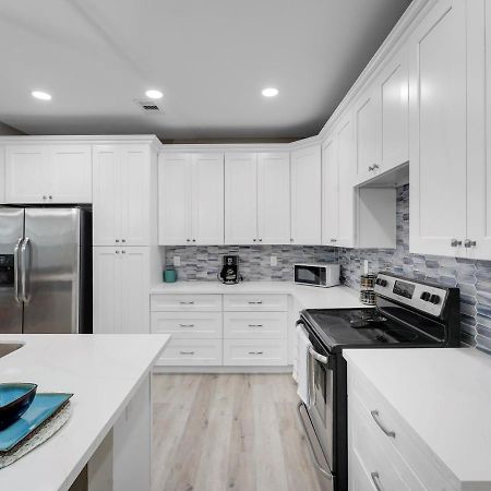Galveston Escapes - Walk To Beach And Restaurants Bagian luar foto