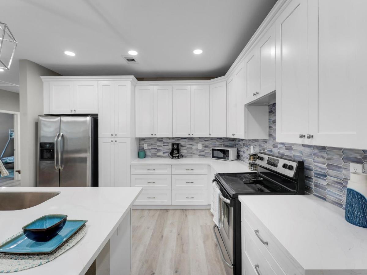Galveston Escapes - Walk To Beach And Restaurants Bagian luar foto