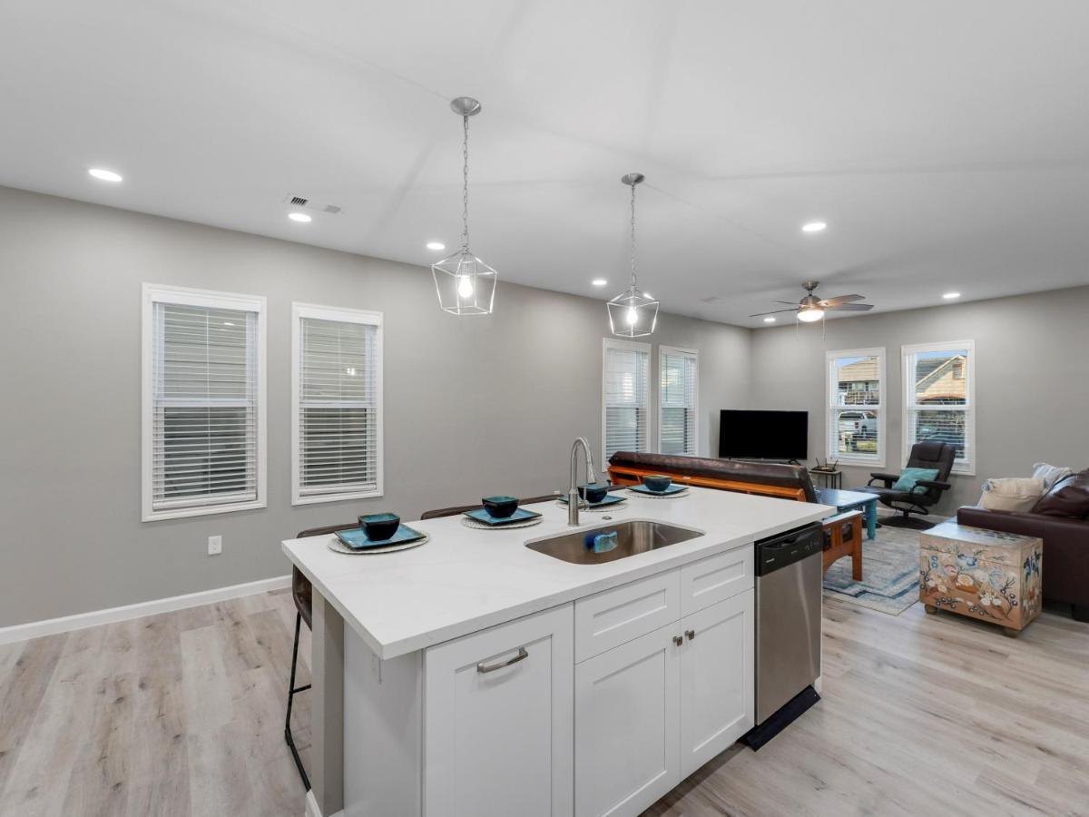 Galveston Escapes - Walk To Beach And Restaurants Bagian luar foto