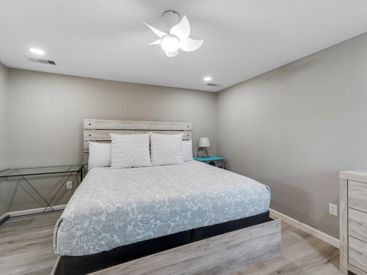 Galveston Escapes - Walk To Beach And Restaurants Bagian luar foto